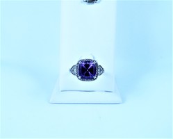 Amazing 10k white gold ring with amethyst and white sapphire gems!!!