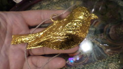 10 cm-es , 2 oldalas , aranyszínű madárka / karácsonyfadísz . Belül üreges , fémlemezből készült .