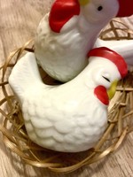 Retro salt and pepper shaker porcelain hen and rooster