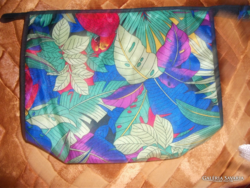 Flower Patterned Exterior Silk Women's 4-Drawer Cosmetic Bag, Size: 30 x 24 cm, Unused