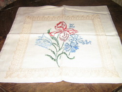 Wonderful antique woven hand embroidered round lacy vintage throw pillowcase