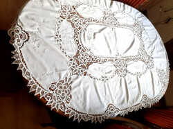 Large, beautiful Brussels lace tablecloth. 166 X 123 cm