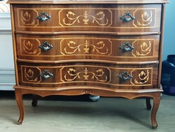 Beautiful inlaid chest of drawers with 3 drawers
