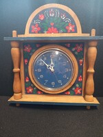 Wall clock with old mom motif