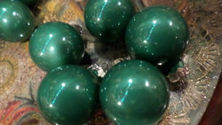 8 db 3 cm-es , üveg karácsonyfadísz , különleges türkizzöld színben , egyben .