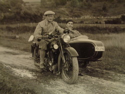 Urak  oldalkocsis  BMW -vel  fotó 1934  Abaliget   1934  (  Baranya vm . )  12 x 9 cm