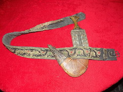 Antique Yemeni Jambiya dagger with original hand-embroidered belt