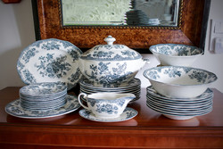 Enoch wedgwood asiatic pheasants 32 piece dinnerware set.