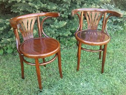 Gyönyörű Felújított Antik Thonet karfás székek párban.
