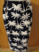 Skirt with a white palm pattern on a black background ( 14)