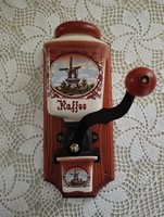 New wall-mounted coffee grinder with porcelain body