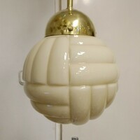 Art deco réz mennyezeti lámpa felújítva - különleges mintázatú, krémszínű gömb búra
