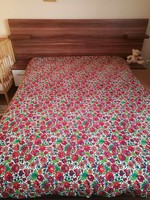 Népi virágmintás ágytakaró (használt)