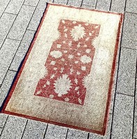 Ziegler hand-knotted carpet is negotiable