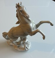Ens porcelain horse