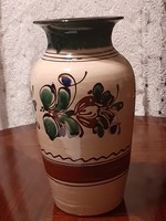 The Korondi vase is 27 cm high