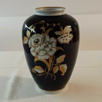 Goldrelief hand painted large size vase
