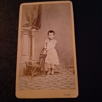 Tündéri gyerek fotó a 19. századból