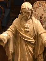 Gipszből készült Jézus szobor,amely sérült állapotban van. Mérete: 50x25 cm