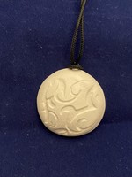 Handmade unique ceramic pendant pendant (e)