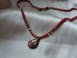 Rodokrozit nyaklánc ezüst tartozékokkal.Grúz