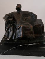 Anonymus szobor márvány talpon bronzból 2,5 kg