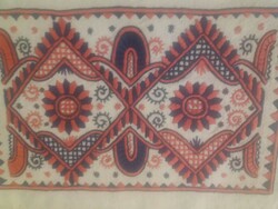 Buzsáki pattern embroidered tablecloth, 40x28