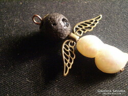 Biwa 4 cm t. Pearl-lava stone larger angel necklace