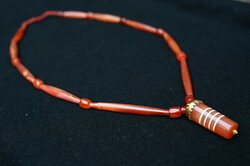 Pyu birodalom idején készült 2000 éves medál, burmai karneol gyöngyök nyaklánc