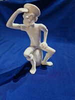 The pipe of a rare quarries (drasche) popeye sailor figure is missing