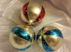 Régi üveg karácsonyfadíszek ,7 cm -s mintás, glitteres üveggömbök