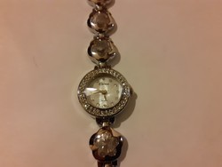 Women's cartier replica watch decorated with showy rhinestones is booked!