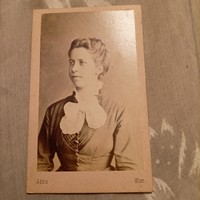 19th century photo of a lady in Vienna
