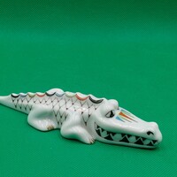 Hollóházi  pikkelyes Garden festésű krokodil figura