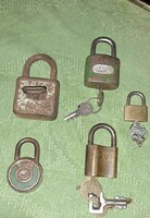 Padlock collection 5 pieces in one.