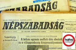 1977 december 18  /  NÉPSZABADSÁG  /  SZÜLETÉSNAPRA RÉGI EREDETI ÚJSÁG Ssz.:  8074