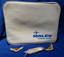 Malévos pakk bőrönd felvarrók műanyag kanál csomag