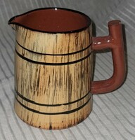 Barrel-shaped brandy pouring mug