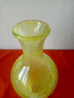 Sárga karcagi fátyolüveg váza