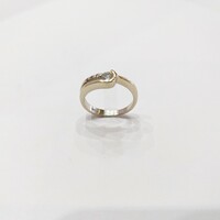 14 Carats, 2.64g. Women's ring with white gold stones (no. 23/61)