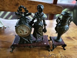 Bronze mantel clock + vase