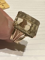 Mutatós 14 kr fustkvarc díszítésű aranygyűrű eladó!Ara:98000.-
