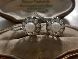 Pearl daisy earrings with zircons