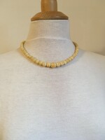 Ekrü bone necklace