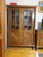 Colonial bookcase