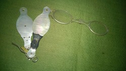Antik gyöngyházberakásos  nagyító-szemüveg