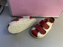 Little girl's leather sports shoes, size 21