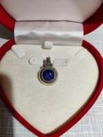 Silver pendant with lapis lazuli stones