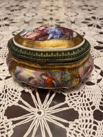 Meissen-style porcelain jewelry holder with a spectacular pattern.