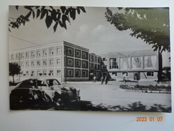 Régi képeslap: Orosháza, Tanácsháza  (60-as évek)